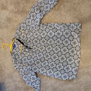 Apt 9 women's top size large